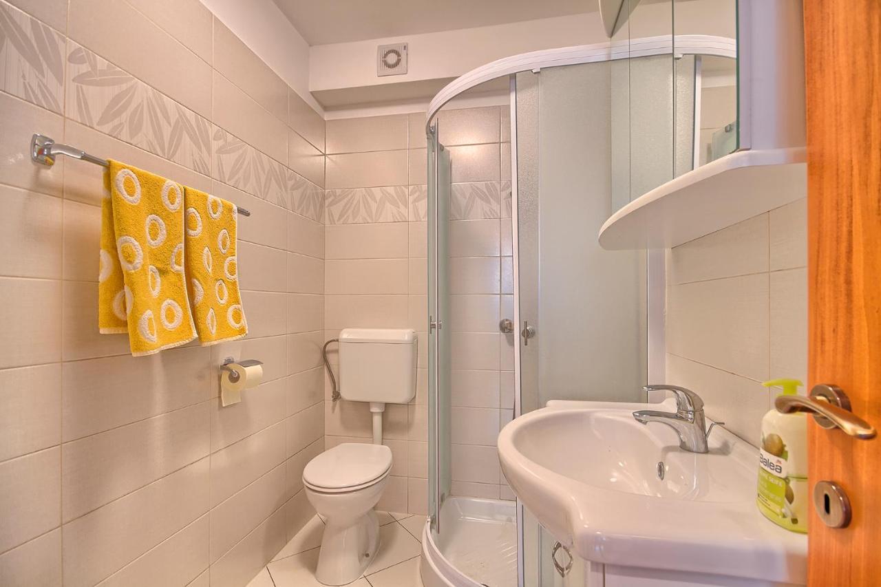 Apartments Gilly 1 Premantura Luaran gambar