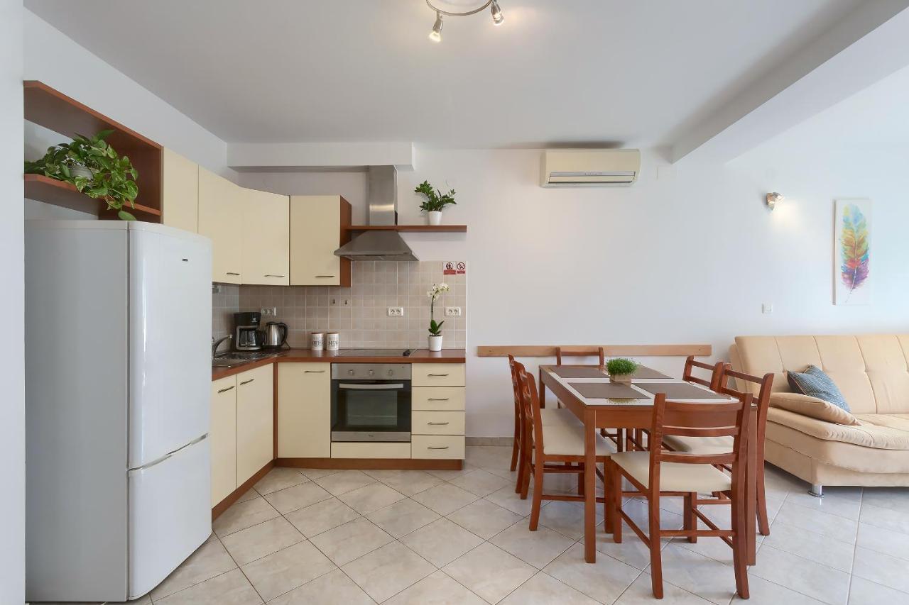 Apartments Gilly 1 Premantura Luaran gambar